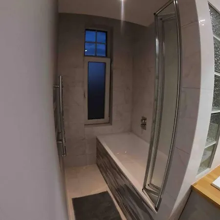 شقة Spacious In The Heart Of كاتوفيتسه