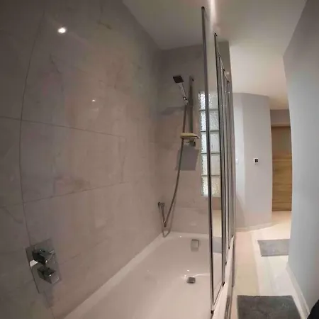 Spacious In The Heart Of Appartamento