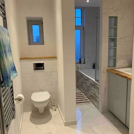 Spacious In The Heart Of شقة